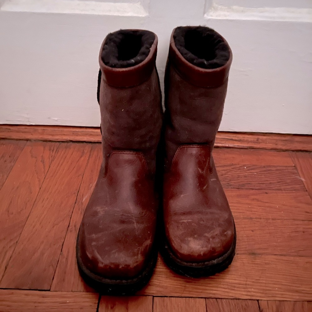 UGG Wrangell Unisex Leather Brown Shearling Waterproof Boots